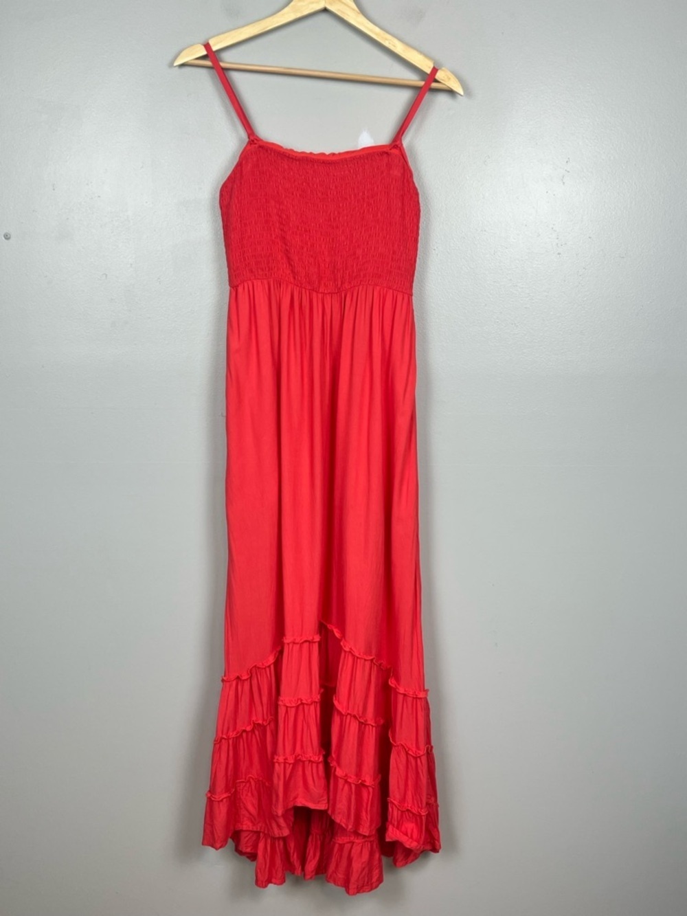 Soma Wknd coral adjustable strap smocked tiered ruffled sun dress, small.